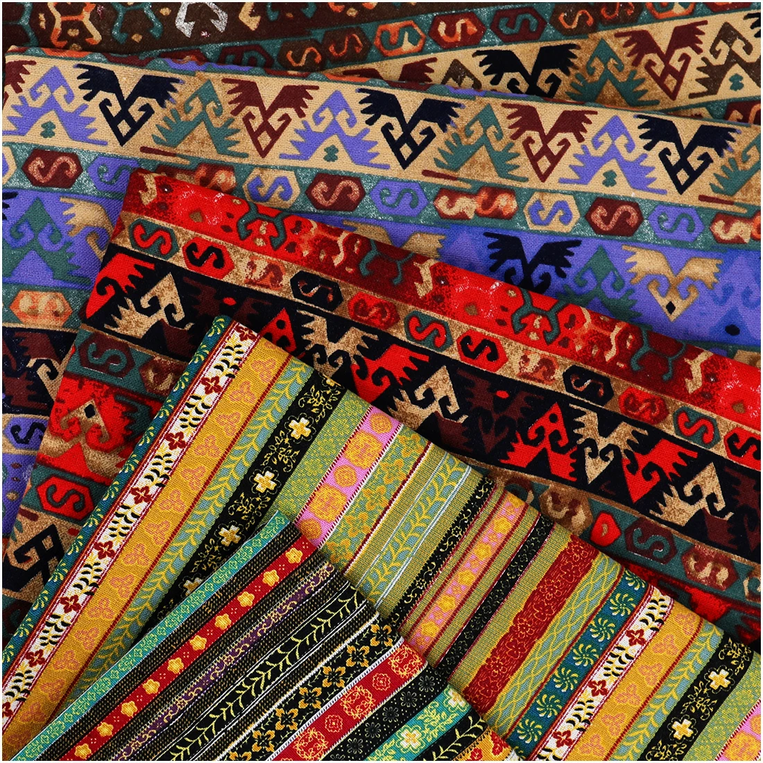 Хлопчатобумажная ткань в богемную полоску с этническим принтом для пошива нарядной одежды, скатерти, декоративной ткани на полметра