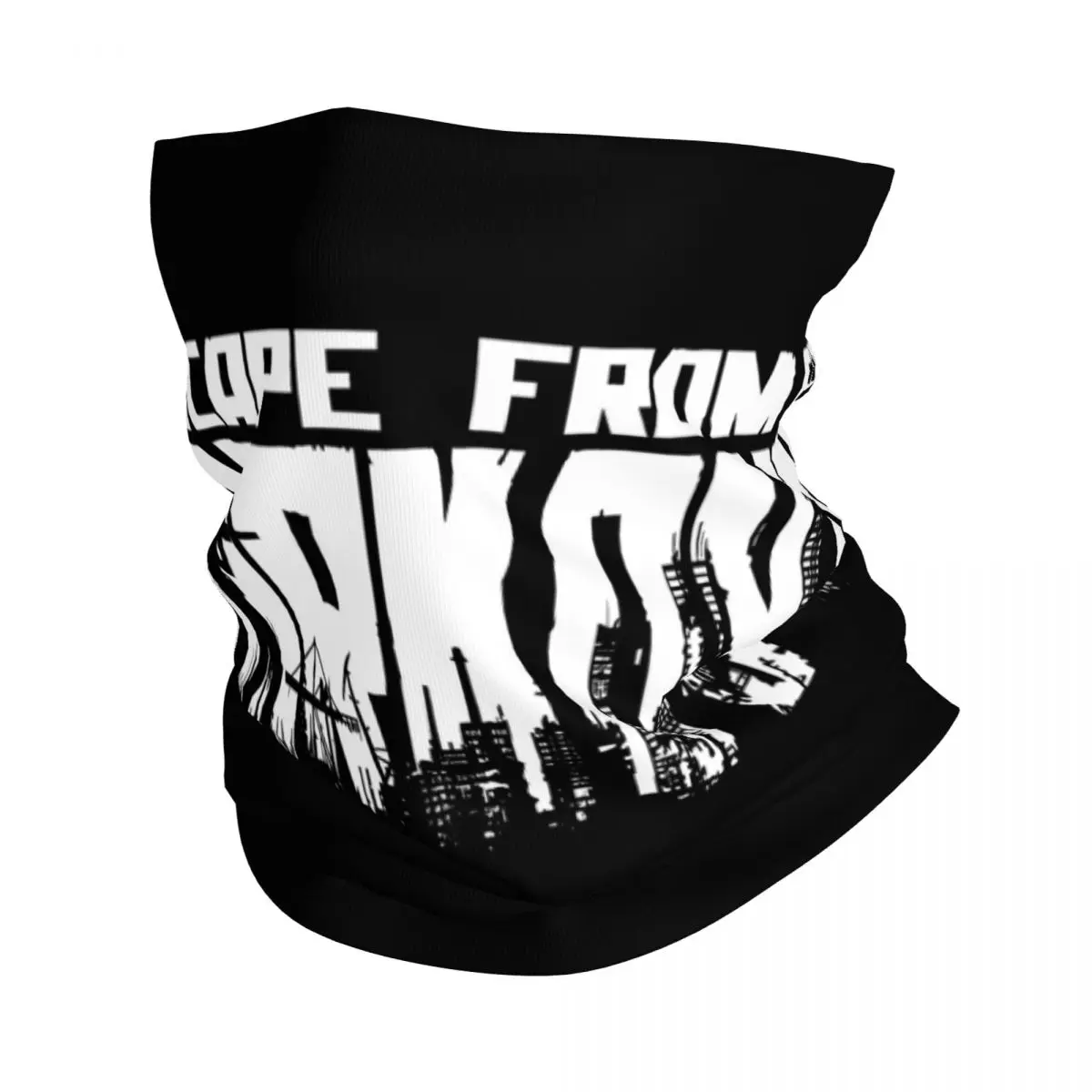 Тепло и мода с логотипом Escape From Tarkov сосуществуют, шарфы и маски дополняют впечатления от активного отдыха.