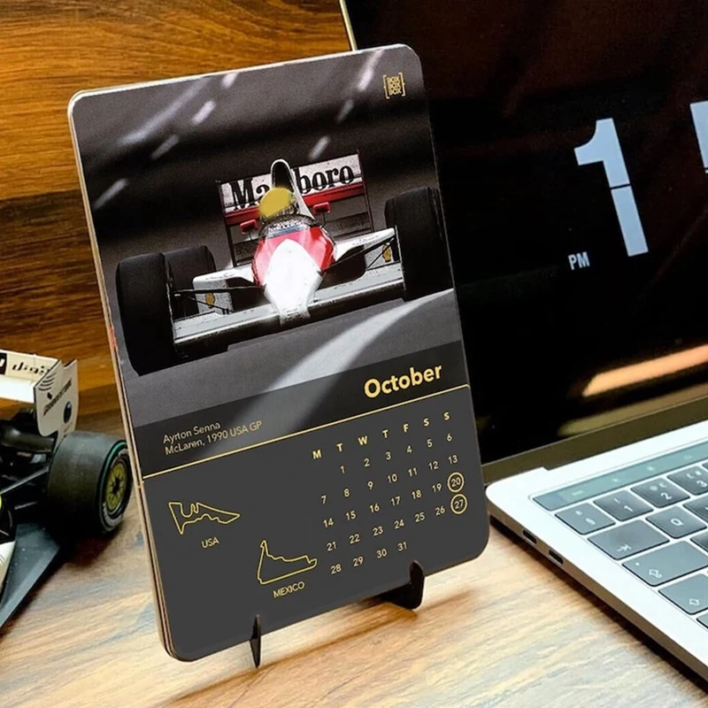 2ШТ Календарь гоночных автомобилей Формулы 2024 Украшение для автомобильного вентилятора Декор с изображениями гоночных автомобилей Настольный календарь