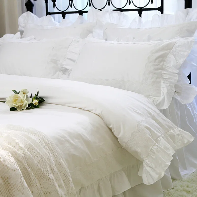 Белый романтический кружевной комплект постельных принадлежностей Европейская Вышивка постельное белье с оборками принцесса король комплект постельных принадлежностей набор пододеяльников для пуховых одеял 100% хлопок
